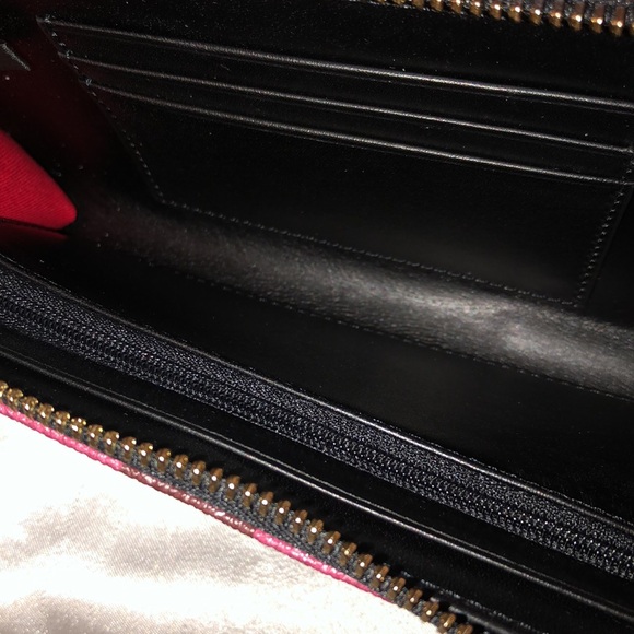 Dooney & Bourke Tucker Folded Zip Wristlet Red & Black Plaid NWT & Box - Picture 8 of 16